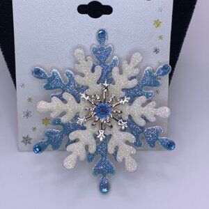TABLE & TOWER HAPPY HOLIDAYS BLUE & WHITE SNOWFLAKE PIN/BROOCH NWT